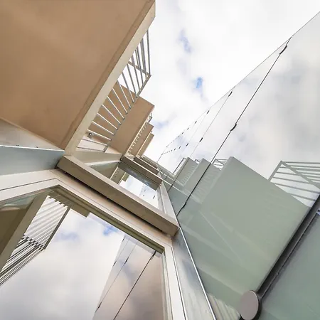 Industrialux In Premium Smichov City By Rentez Daire Prag