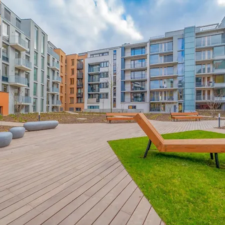 Industrialux In Premium Smichov By Rentez Daire *